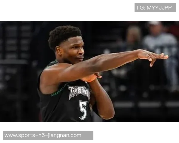 森林狼末节发力15-0逆转攻势里德与华子接连命中三分球
