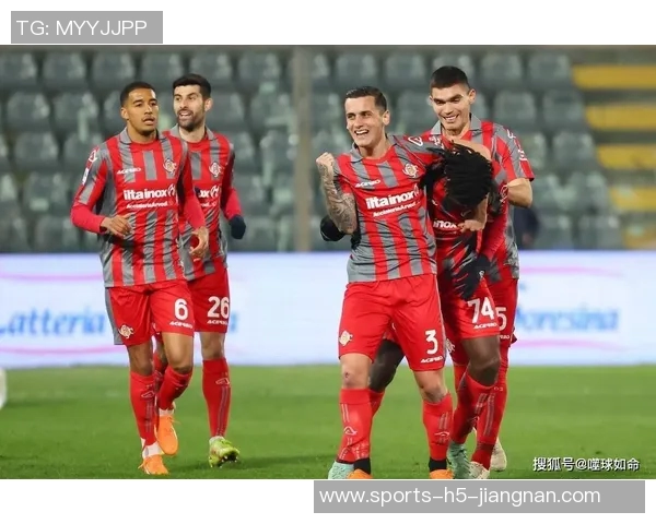 罗马客场挑战克雷莫内塞首发阵容揭晓苏莱巴尔丹奇科内领衔出战