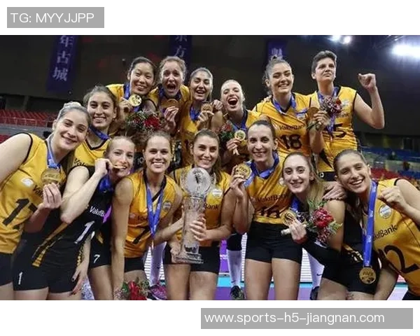 广州龙狮新任运动体能教练RicardoLopez正式加盟球队助力训练提升