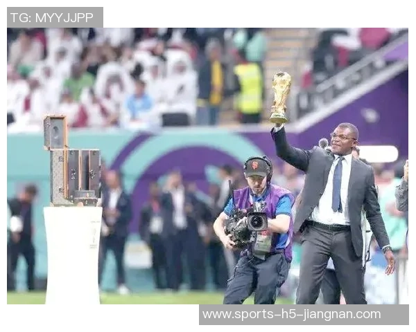 德塞利谈帕尔默未来若无夺冠希望或将申请转会的可能性 德塞利谈帕尔默未来若无夺冠希望或将申请转会的可能性